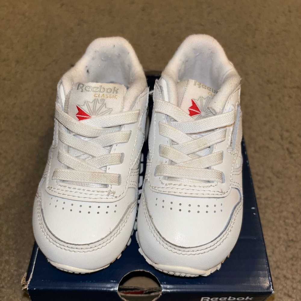 Gently worn toddler white Reebok Classic size 5.